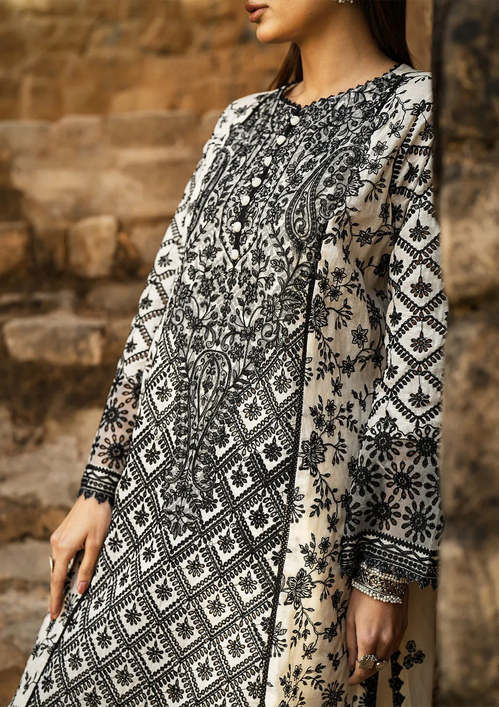 Aik Atelier | Pardes Lawn 24 | LOOK 01
