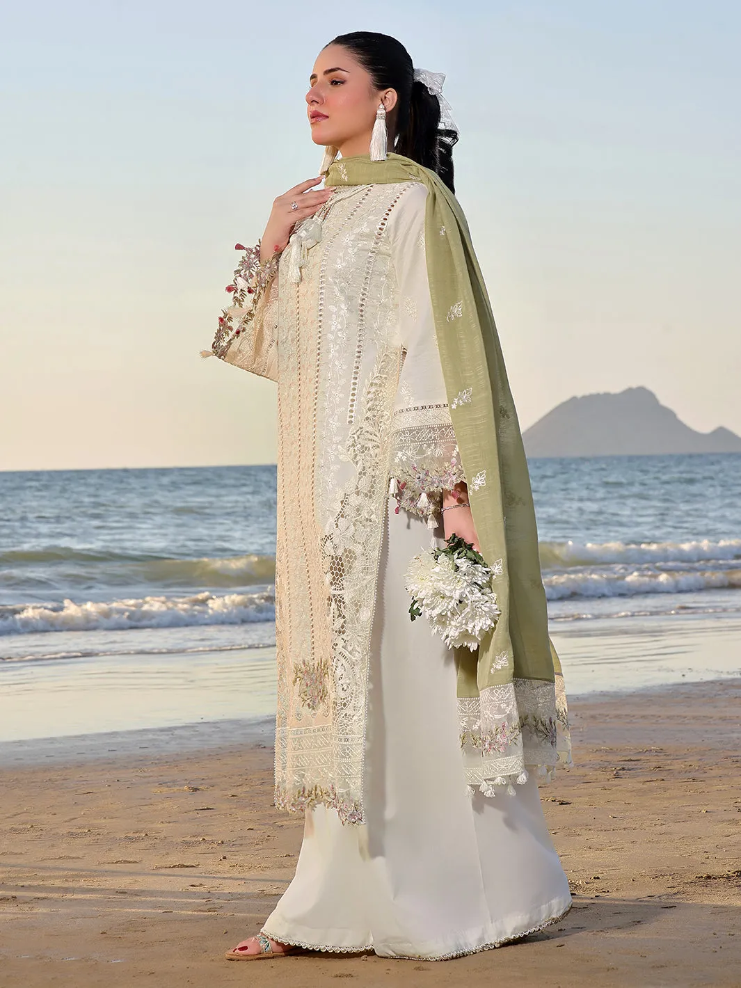 Izel | Saahil Signature Lawn 24 | FLOSSIE