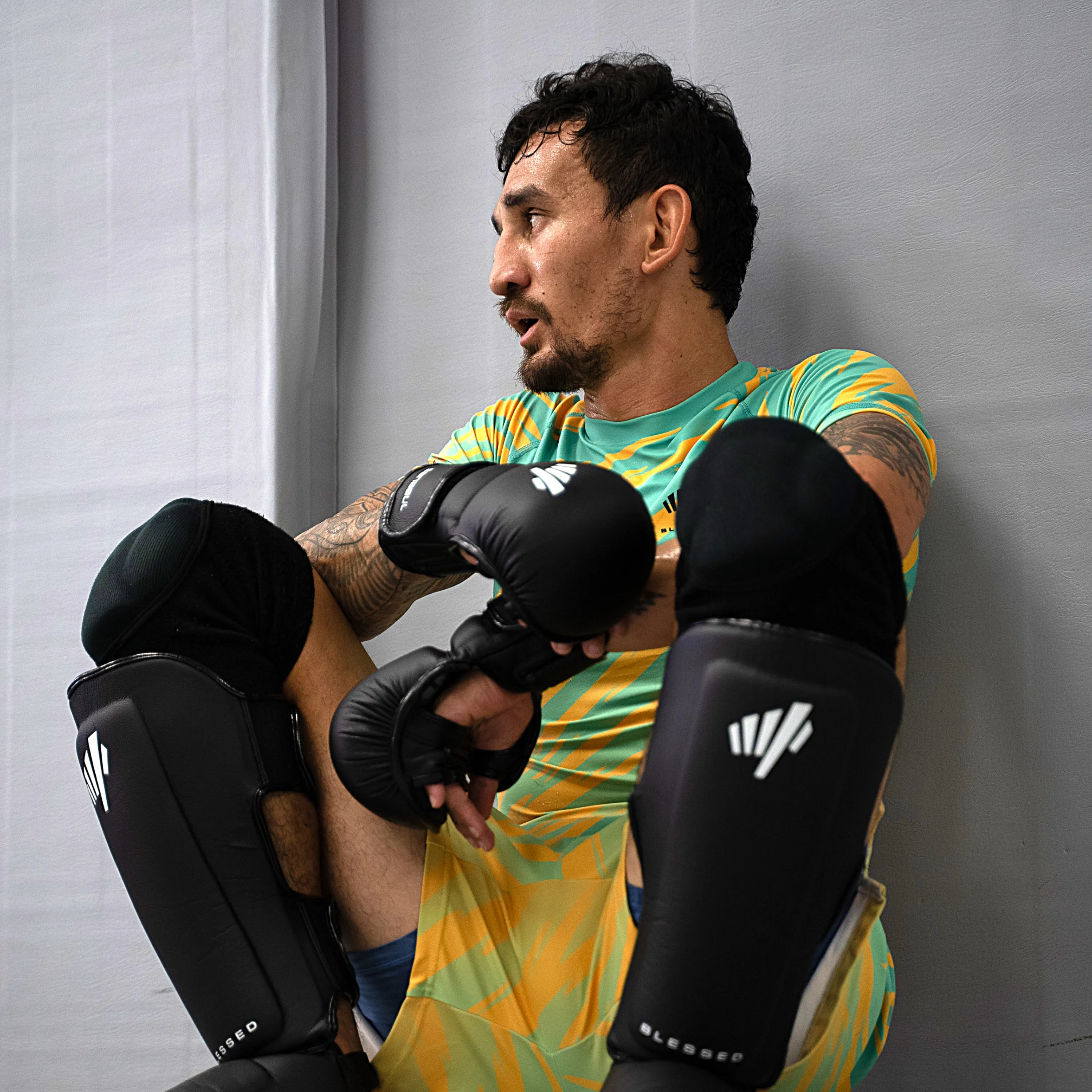 Max Holloway Thunder Strike Kit